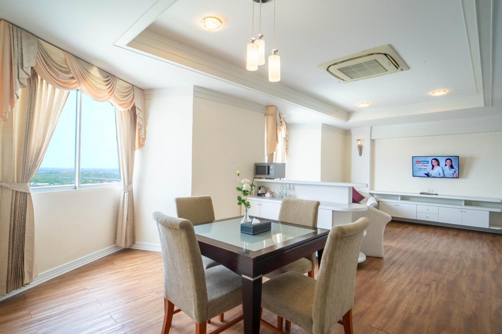 Thong Tarin Hotel Surin Εξωτερικό φωτογραφία