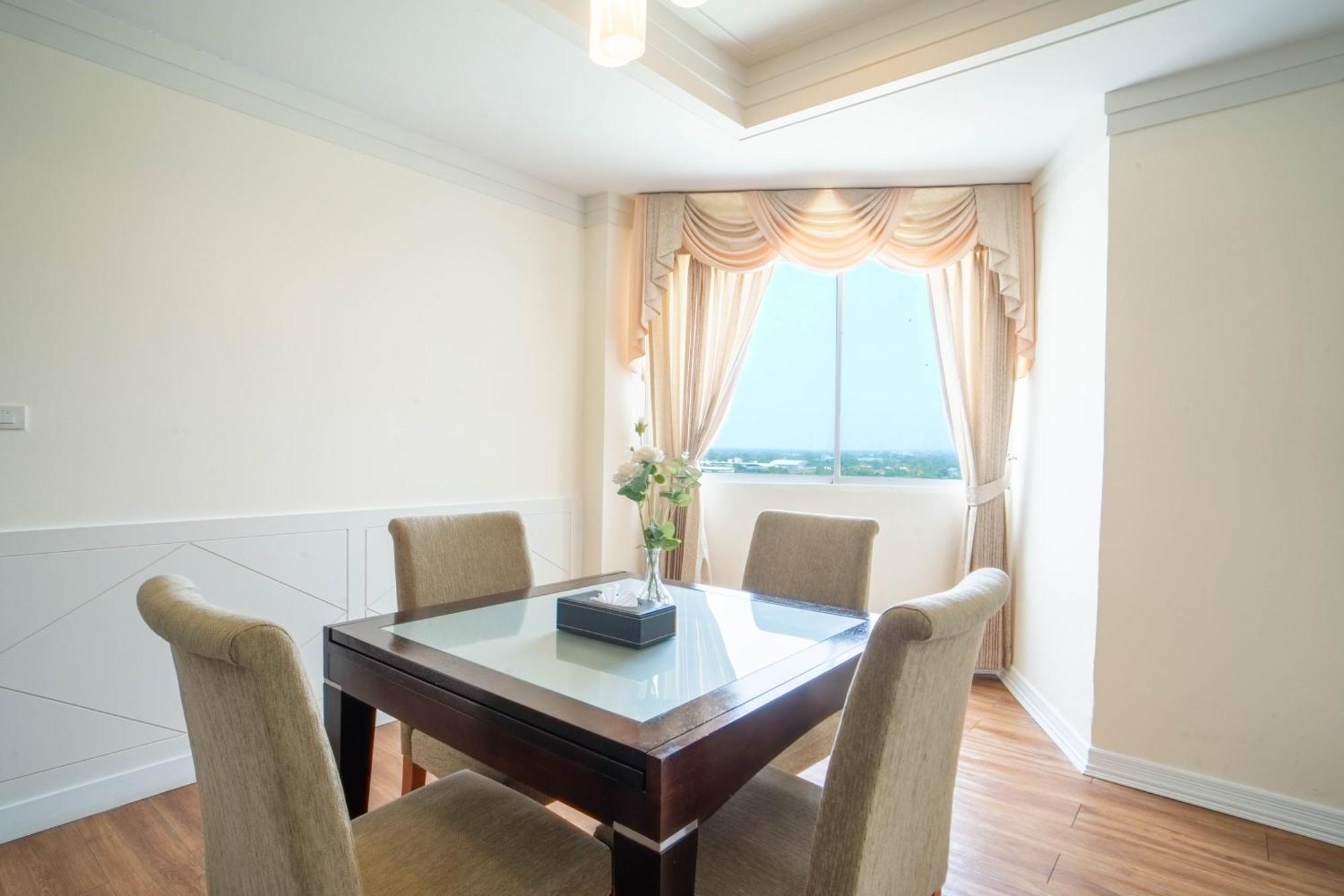 Thong Tarin Hotel Surin Εξωτερικό φωτογραφία