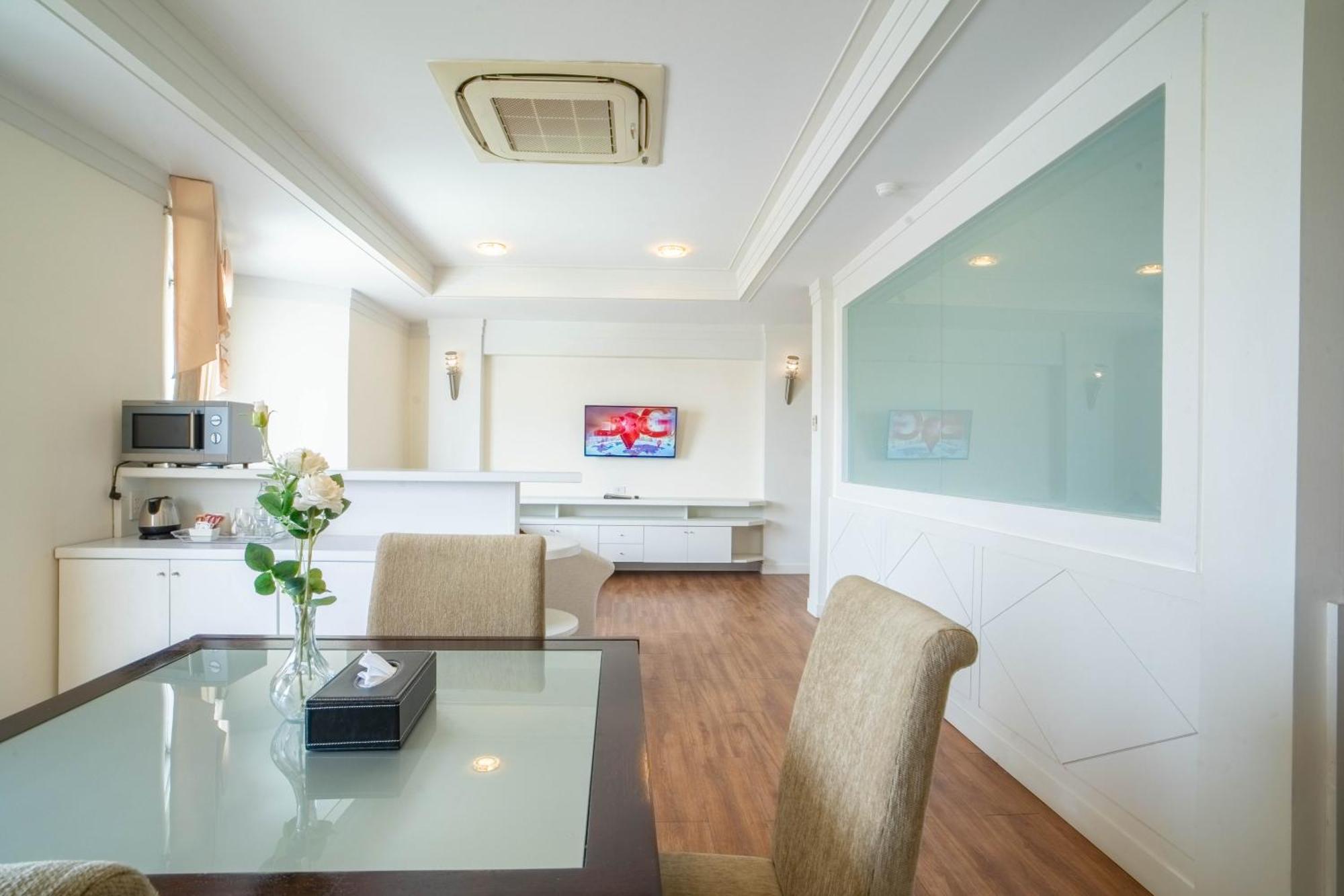 Thong Tarin Hotel Surin Εξωτερικό φωτογραφία