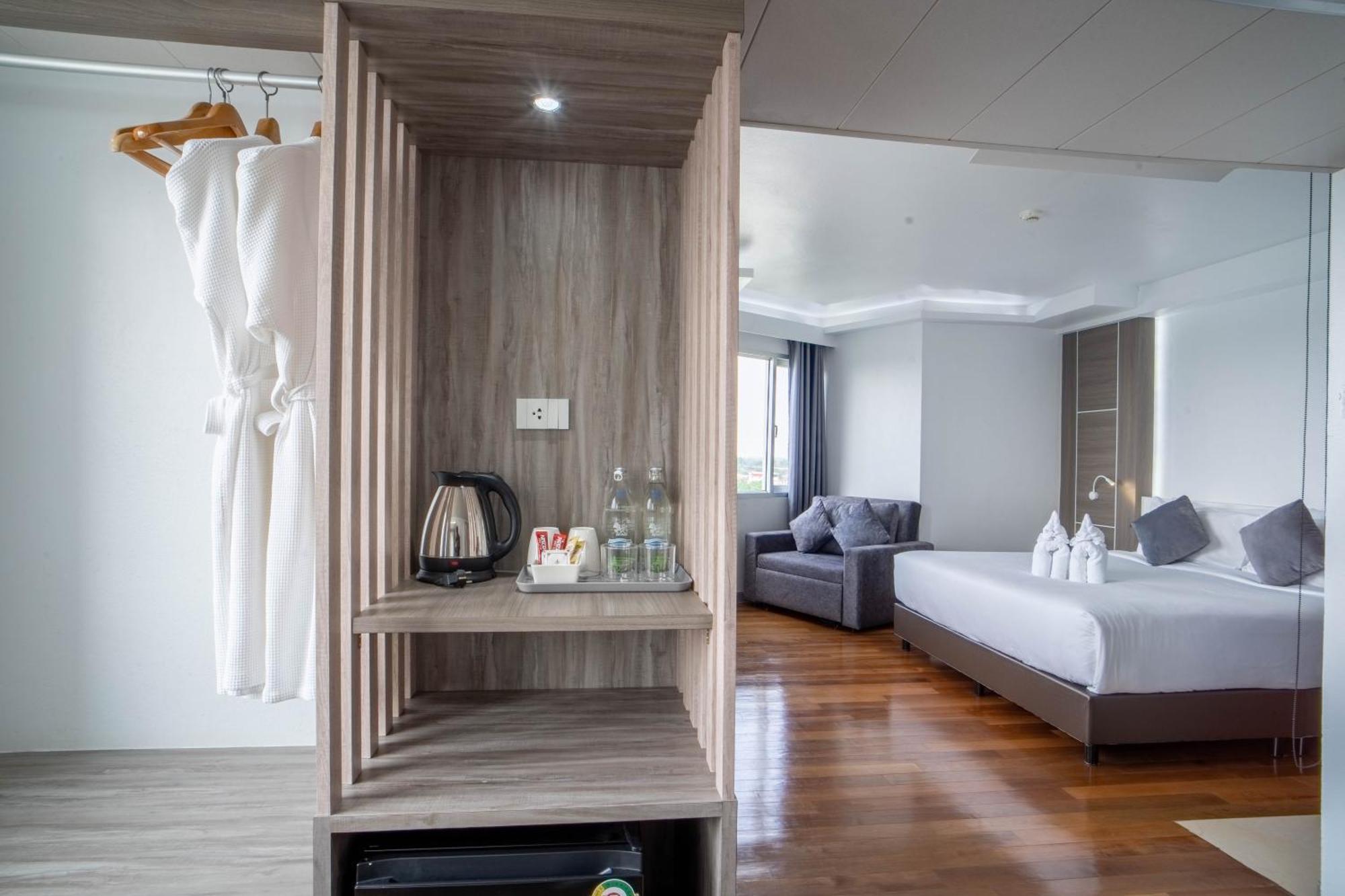 Thong Tarin Hotel Surin Εξωτερικό φωτογραφία
