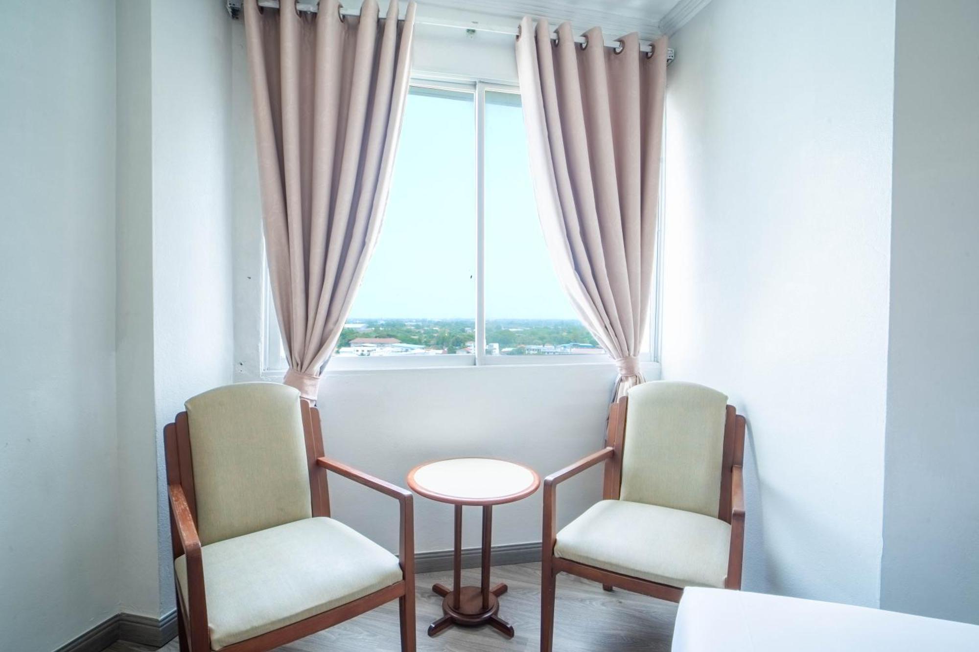 Thong Tarin Hotel Surin Εξωτερικό φωτογραφία